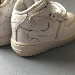 WHITE HI- TOP  AIR FORCE ONES'